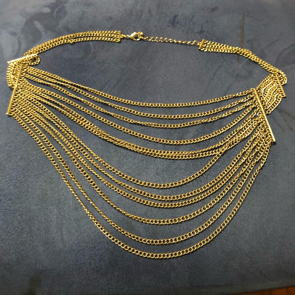 Gold chain necklace